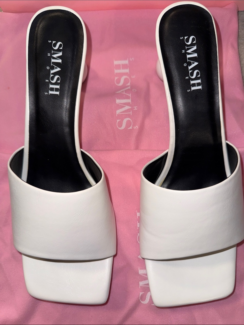 SMASH Aria White Mule Round Heel